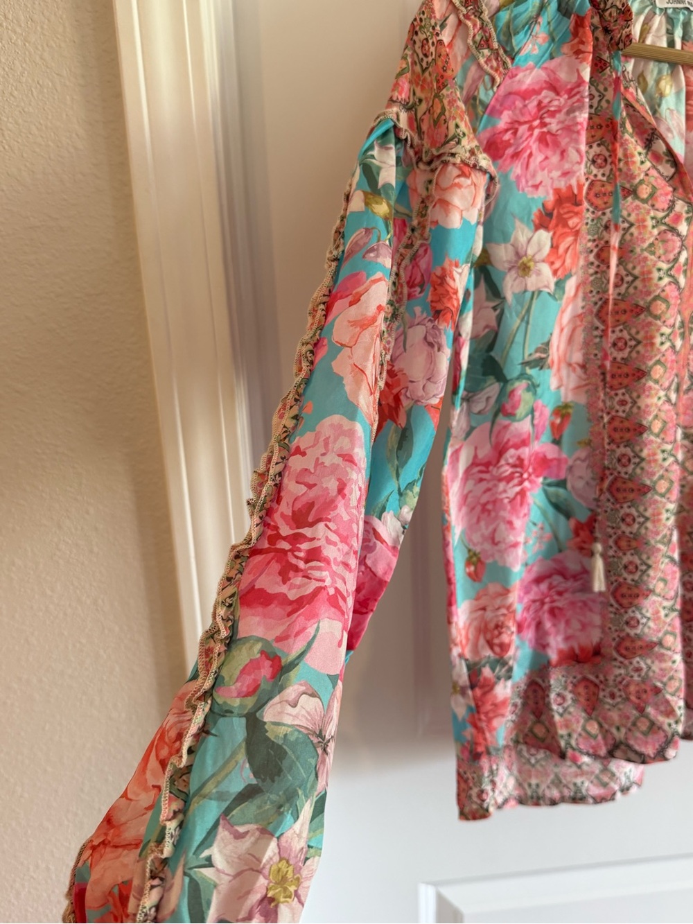 Johnny Was - 100% silk Rose Narcisa Blouse - Picture 6 of 14